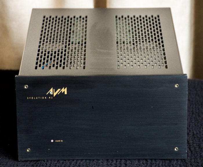 AVM - Evolution M3 - 2x Mono Block effektförstärkare