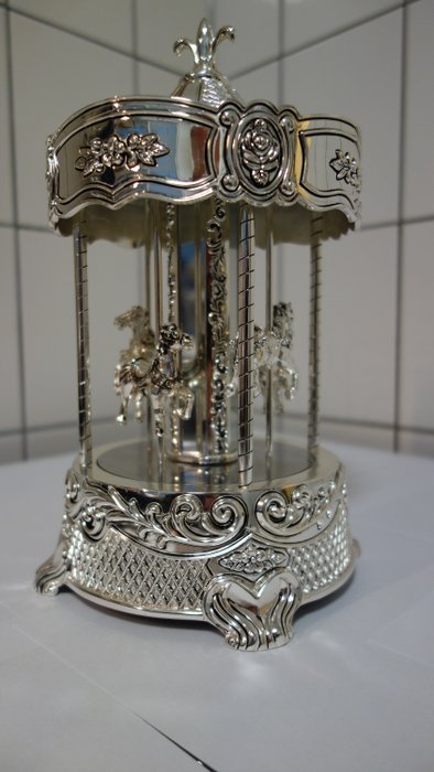 Sankyo - 帶音樂盒的重型鍍銀輪播 (1) - 銀盤