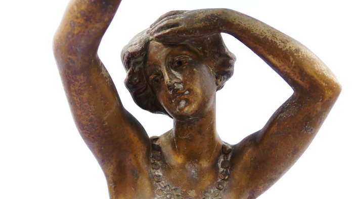 Théophile Somme (1871 - 1952) weibliche Statue "Gedanke" - Kerzenhalter - reguliert in Bronze Patina, roter Marmor - Anfang des 20. Jahrhunderts