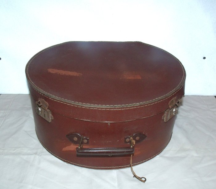 la Mondiale - caja de sombreros antigua para dama en cartón hervido (1) - Art Déco - Acero, Cartulina