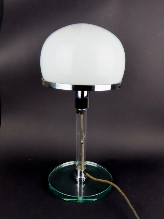 Wilhelm Wagenfeld en Carl Jacob Jucker - Metalarte Valentino Spain - Lampe de table vintage Bauhaus sur base en verre - marquée.