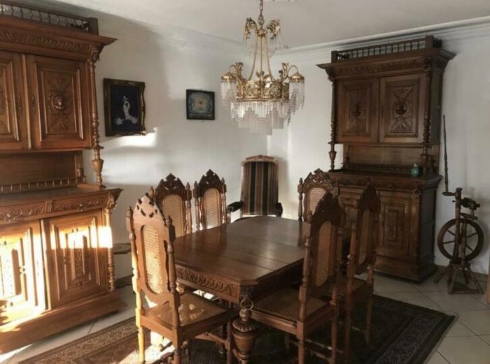 19th century farmhouse dining room table setsting