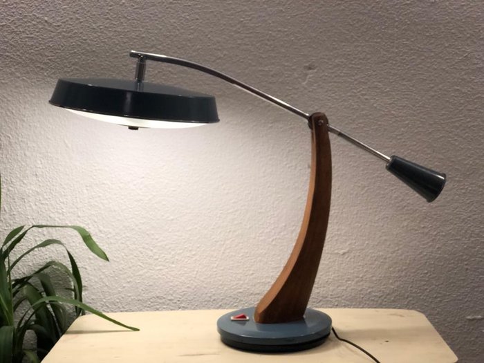 luis perez de la oliva - Fase - Table lamp (1) - Péndulo