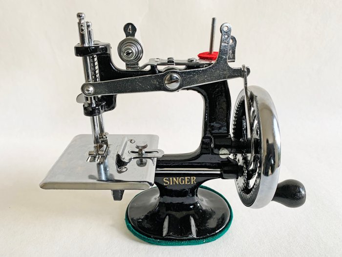 Singer K20 - Máquina de coser de juguete, años 70 - Hierro fundido