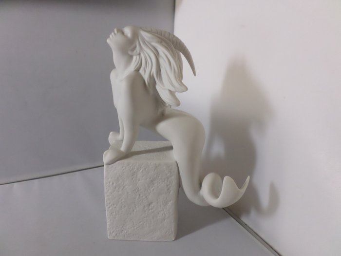 Christel Marrot - Royal Copenhagen - Figurine du zodiaque du Capricorne femelle - Porcelaine