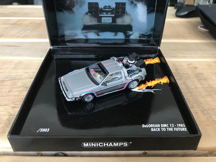 MiniChamps - 1:43 - DeLorean DMC 12 | Back To The Future - Numărul 2878 din 5003