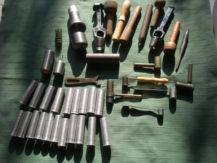 Italia - Hunting - gamle verktøy for omlasting av jaktpatroner
