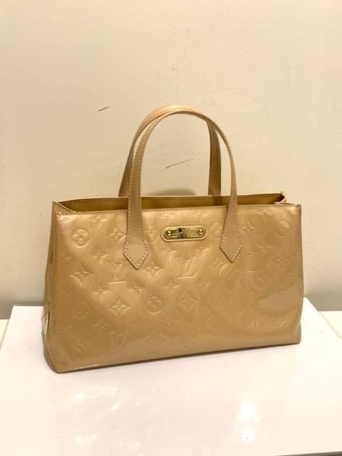 Louis Vuitton - Wilshire PM Cream Monogram Vernis - Handbag - Catawiki