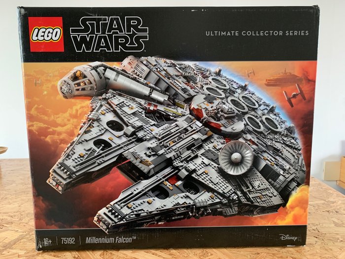 LEGO - Star Wars - 75192 - Navă spațială Millennium Falcon