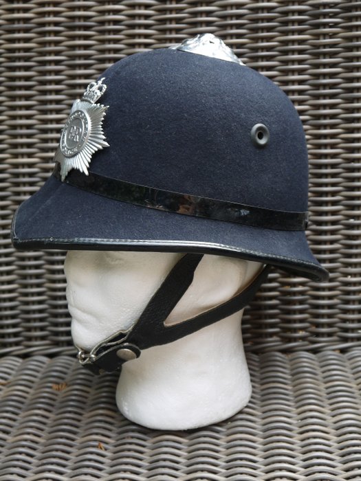 英国 - Bobby头盔，伦敦大都会警察局。