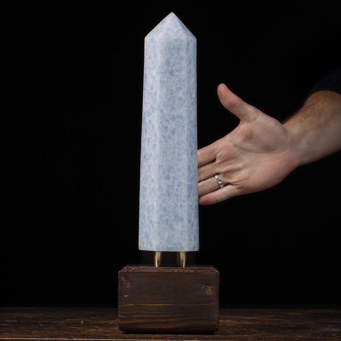 Top kvalitet - Kalcedon Obelisk på marmorbund - 400×120×120 mm - 3040 g
