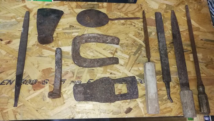 ancient blacksmith tools (10) - Iron (cast/wrought)
