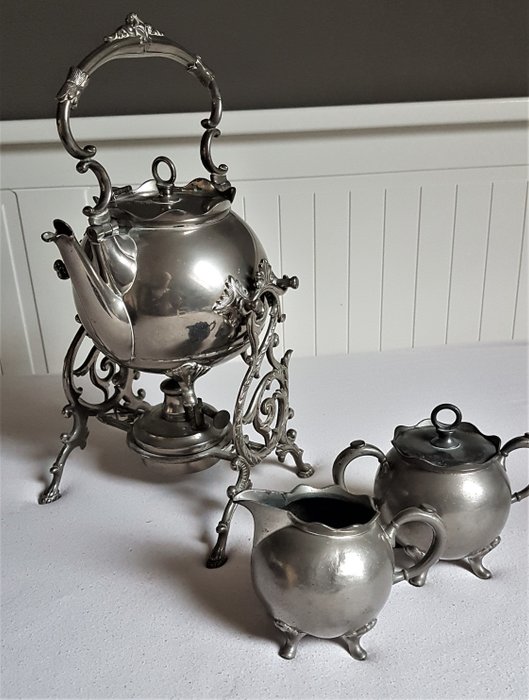 Eduard Hueck - bouilloire on stand with burner and cream set (4) - Art Nouveau - Tin Silver plated