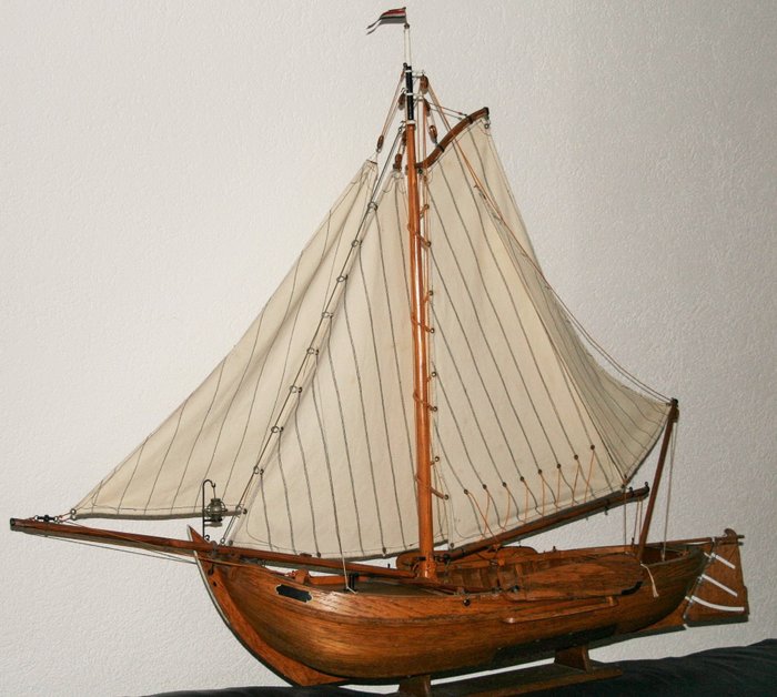 Wooden model of a Zuiderzee botter - Oak - Mid 20th century for sale  London