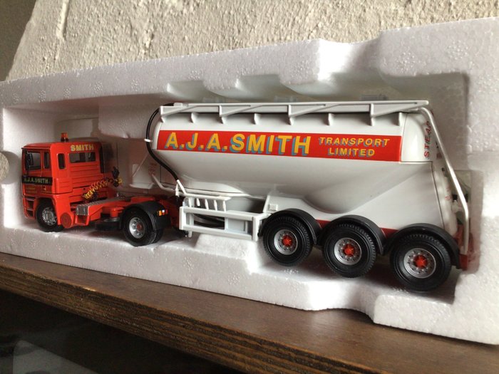 Corgi - 1:50 - ERF Powder Tanker A.J.A.Smith Transport LTD Limited Edition Collectables Long Sold O for sale  London
