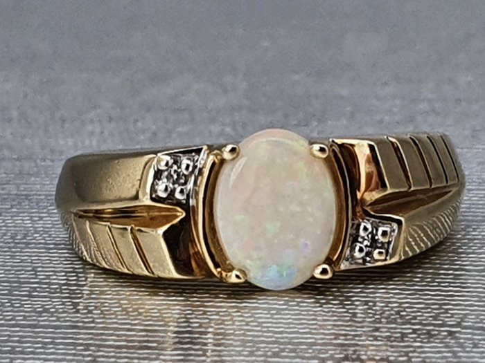 Used, Vintage: Cabochon White Opal Melee Diamonds - 9 kt. Yellow gold - Ring - Diamonds for sale  London