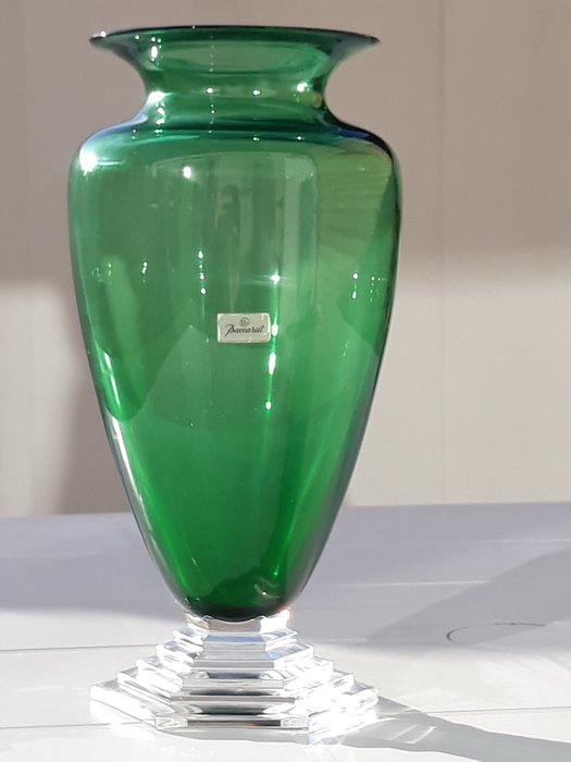 Baccarat - Vase, "Orsay Green" - Kristall