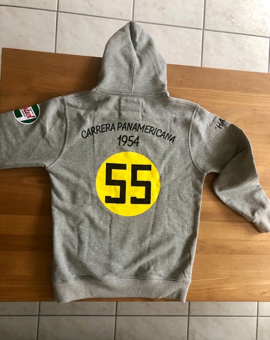 Preview of the first image of Clothing - Hoodie Porsche 550 taille XL - Porsche - After 2000.