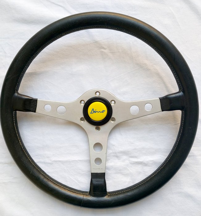 Steering wheel - Ferrari Dino 246 - Ferrari, Momo - 1970-1980