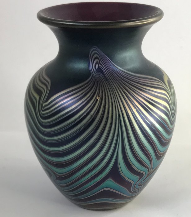 Richard Golding - Okra - Englische schillernde Okra Glass Guild Vase - Limited Edition Nr. 419 - Glas