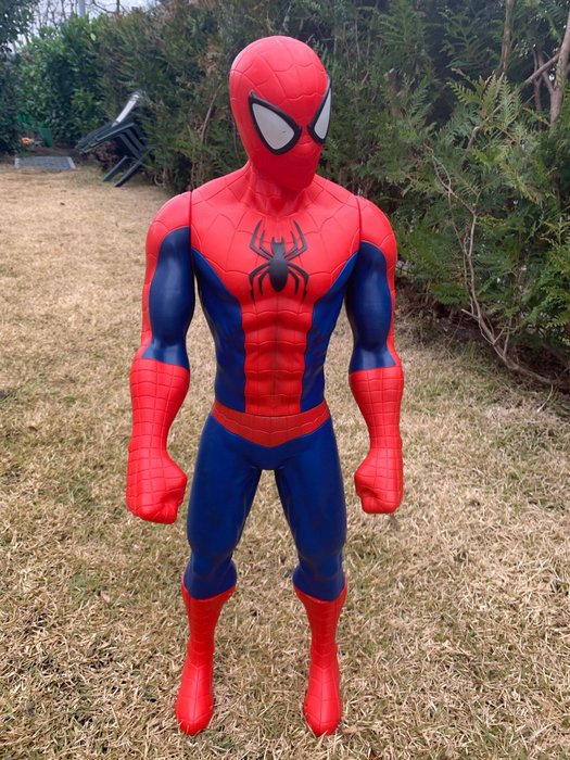 spiderman big figure