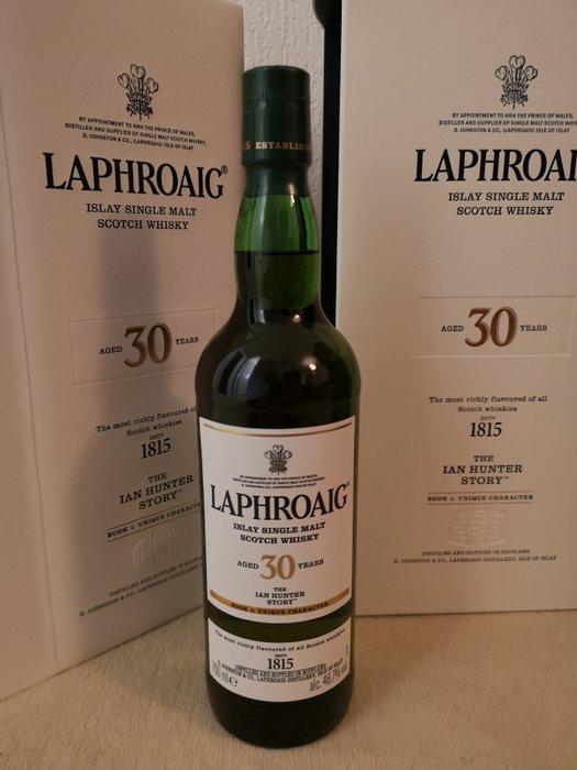 Laphroaig 30 years old Ian Hunter Story Book 1 - Original bottling - 700 ml