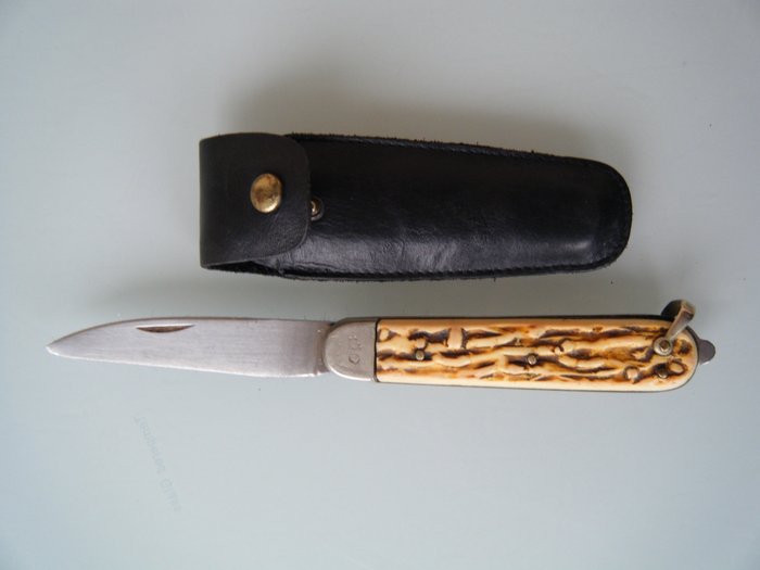 France - Chasse - Randonnée - Old MAKINOX knife with rear pump