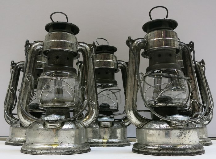 Feuerhand - Lantaarn, Vijf stormlampen van Feuerhand, model 175, Super Baby - metaal en glas