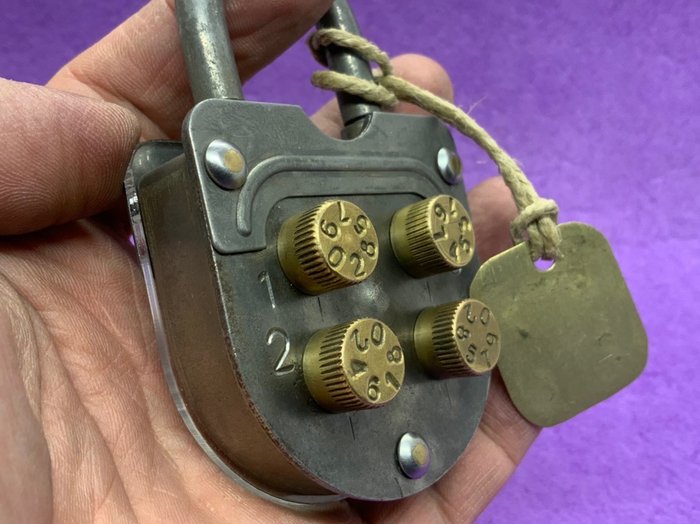 稀有和备受追捧的古董德国组合挂锁19世纪上半叶 - 铁（铸／锻）, 黄铜