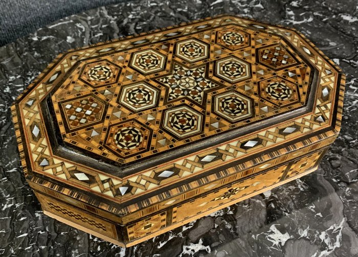 叙利亚盒式珍贵木材和珍珠母镶嵌 - 木 - 叙利亚 - 约1940年