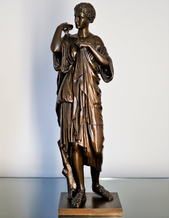 Ferdinand Barbedienne Fondeur - Skulptur, Diana von Gabii - Bronze - Ende des 19. Jahrhunderts