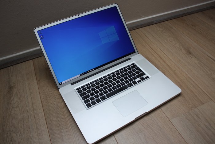 apple macbook pro 17 intel quad core i7