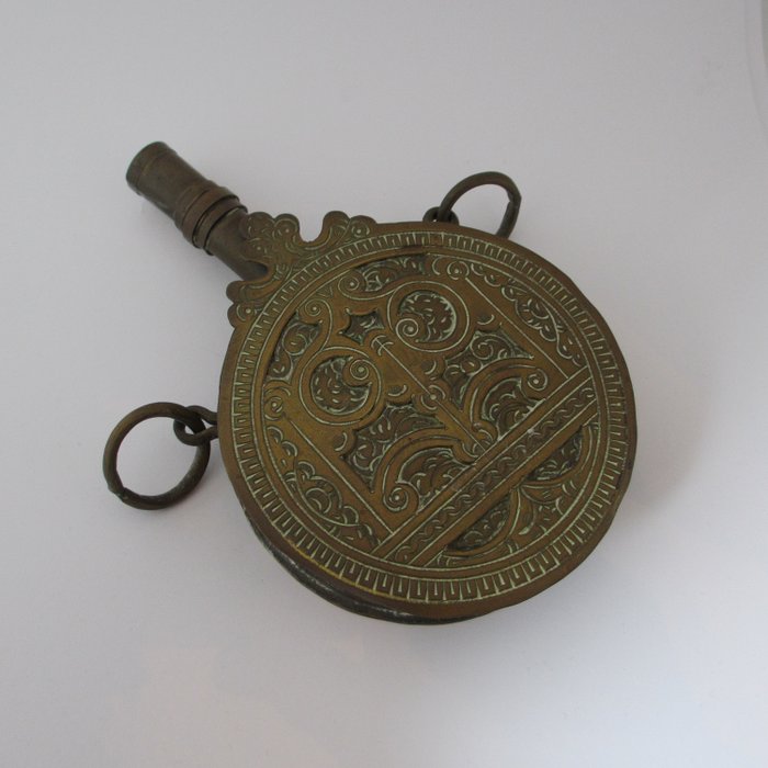 Berber Gun Pulverflasche - Kupfer, Messing - Nordmarokko - 19. Jahrhundert