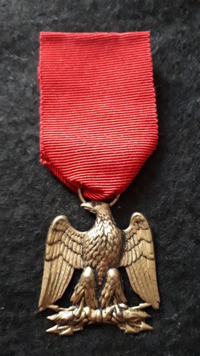 Frankrike - Sällsynt medalj av "rester av imperiet" veteraner från imperiet kallas "med örnen i blixt" - 1815