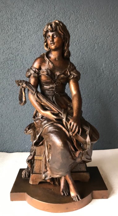 Hippolyte Moreau (1832 - 1927) - Skulptur, junge Frau mit Mandoline - Zamak-Legierung - um 1900