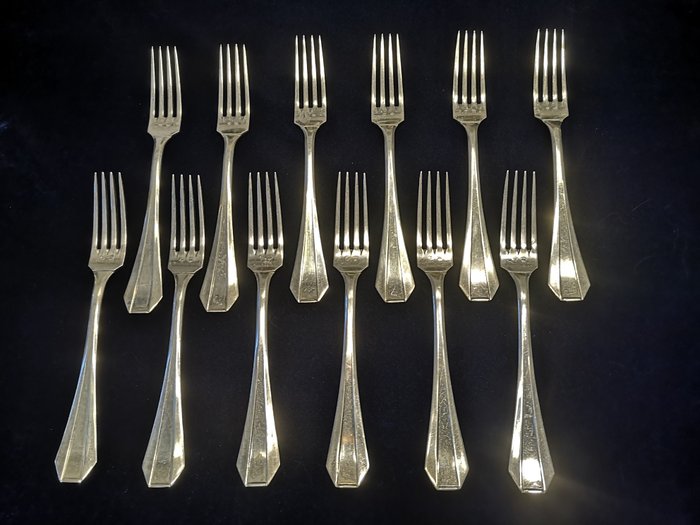 nooit Voeding raket 117 Delig (7kg)- Art Deco Zilveren bestek in Massieve opbergkist - .800  zilver - Delheid, Brussels - België - Eerste helft 20e eeuw - Veilingagenda
