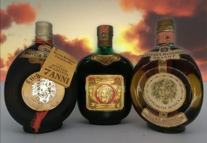 Vecchia Romagna Buton - Qualità Rara, Etichetta Oro, Etichetta Bianca - b. Anni ‘70 - 75cl - 3 bottiglie