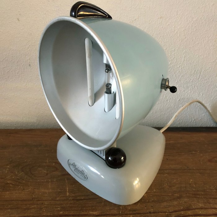 Quarzlampen GMBH Hanau - Lampe chauffante et UV design Alpinette avec base et accents en bakélite