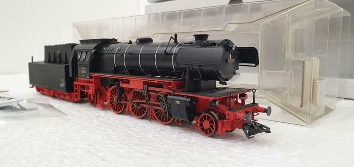 Trix H0 - 22230 - Dampflokomotive mit Tender - BR 23 SOUND - DB