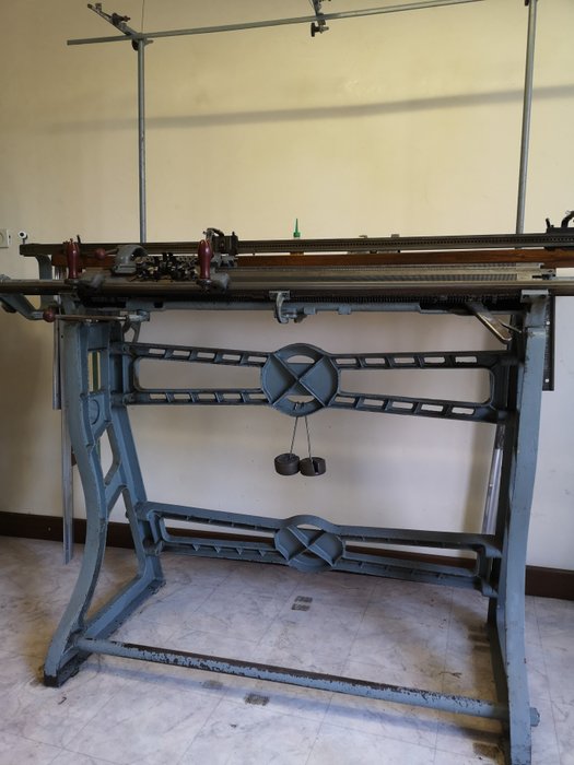 Universal - 专业编织机 (1) - 铁（铸／锻）