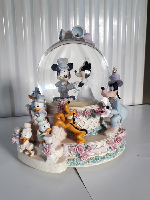 Disney - Musical Snowglobe - Mickey & Minnie - Wedding March - (2004)