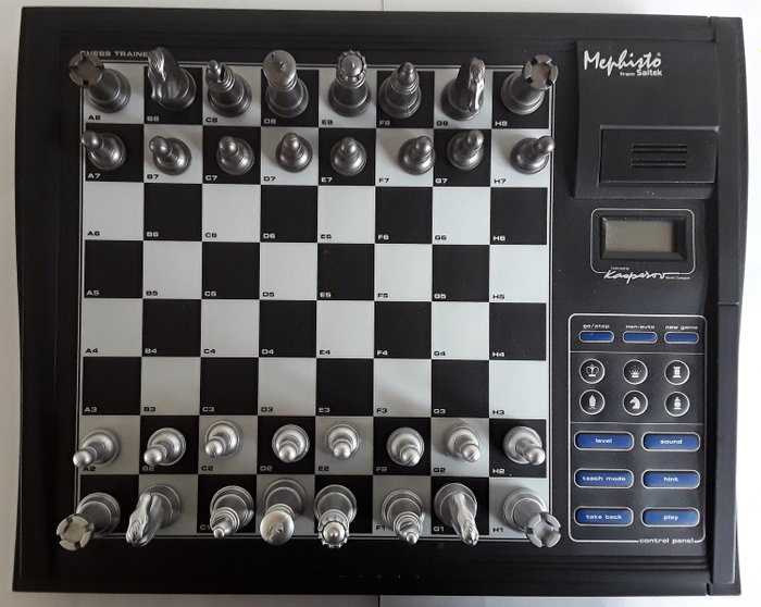 Hegener & Glaser - Mephisto/Saitek - Chess computer - Mephisto Modular (műanyag autó-szenzoros tábla)