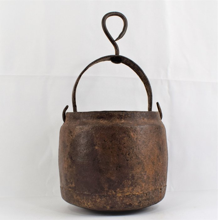 Museum Ancient Well Bucket - Jern (smijern) - 1600-tallet