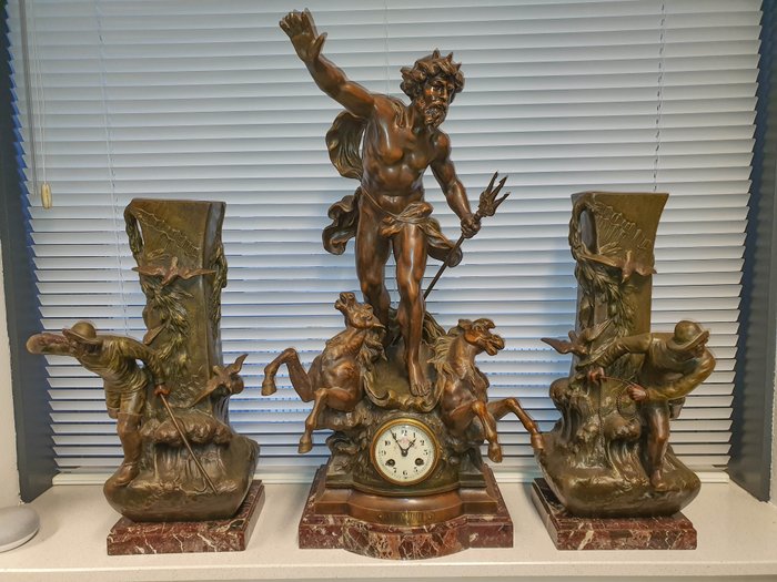 XL 3-piece mantle clock set / clock set - Aug Moreau - Neptune par Louis et Francois Moreau mlle d'OR - Marble, Zamac - 19th century
