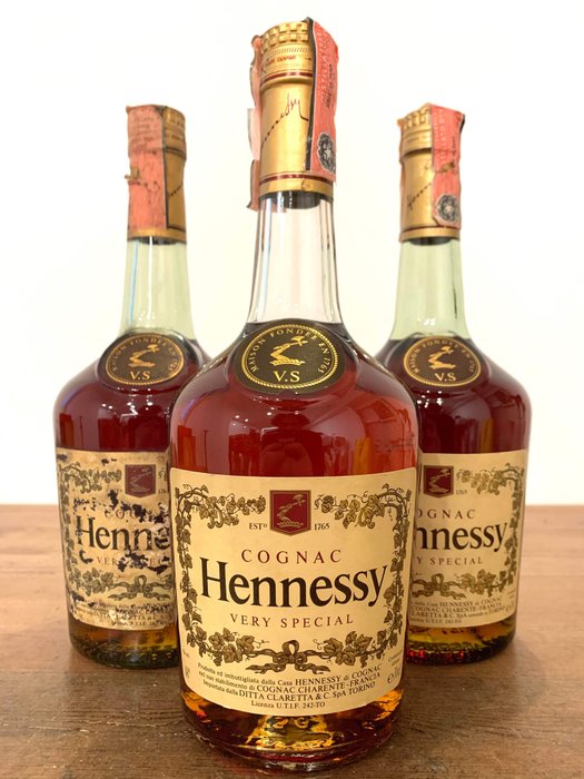 Hennessy - Cognac Very Special - b. 1990er Jahre - 70 cl - 3 flaschen