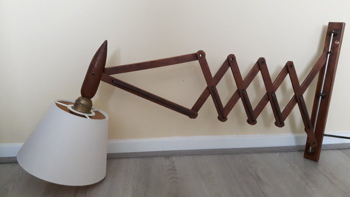 Cerniera / lampada a forbice da parete in legno vintage degli anni '50. - rovere / ferro / ottone / plastica