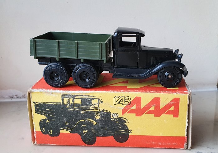 GAZ AAA board truck with awning  1:43 Nash Avtoprom H254c