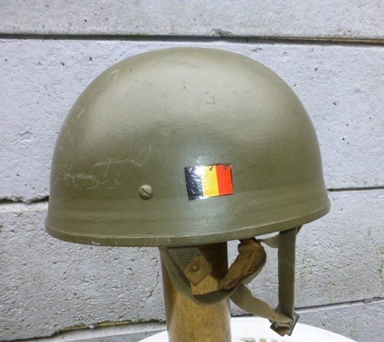 Belgia - Casca Para Commando, același model ca și wo2-ul englezesc