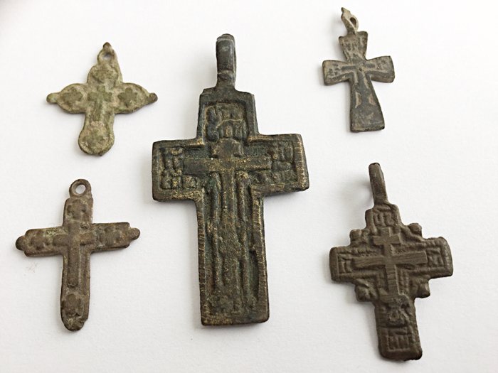 Primo Medievale Bronzo Croce medievale in bronzo a cinque poste