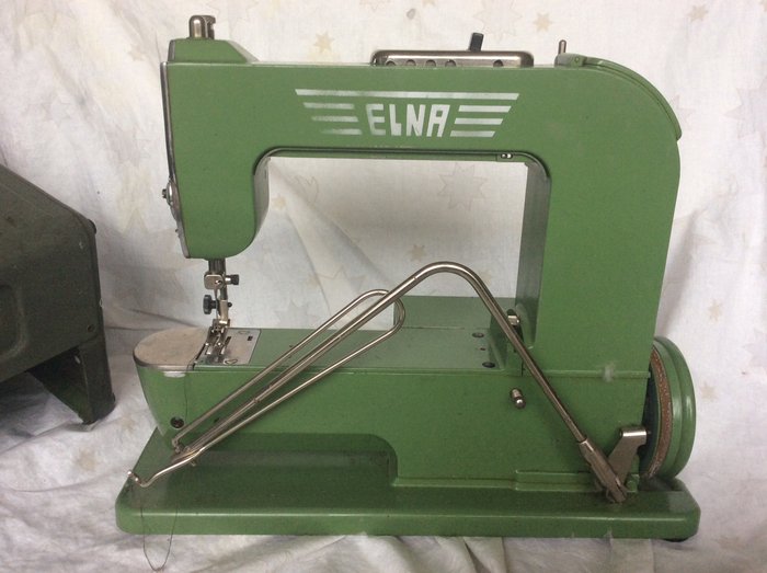 ELNA -  N°1 - 'Grasshopper' - 瑞士缝纫机，1940年代 - 铁（铸／锻）